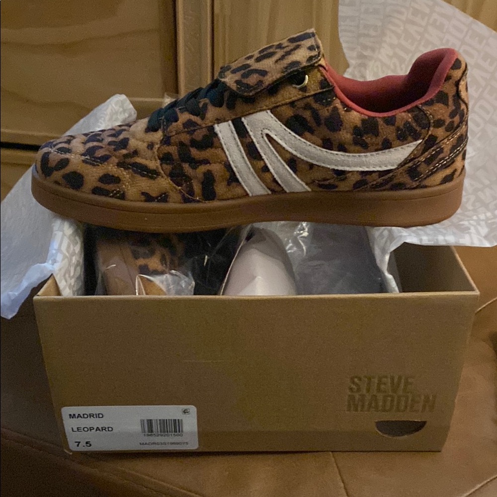 Steve Madden Leopard Pattern Sneakers with White Stripes new in box never worn
